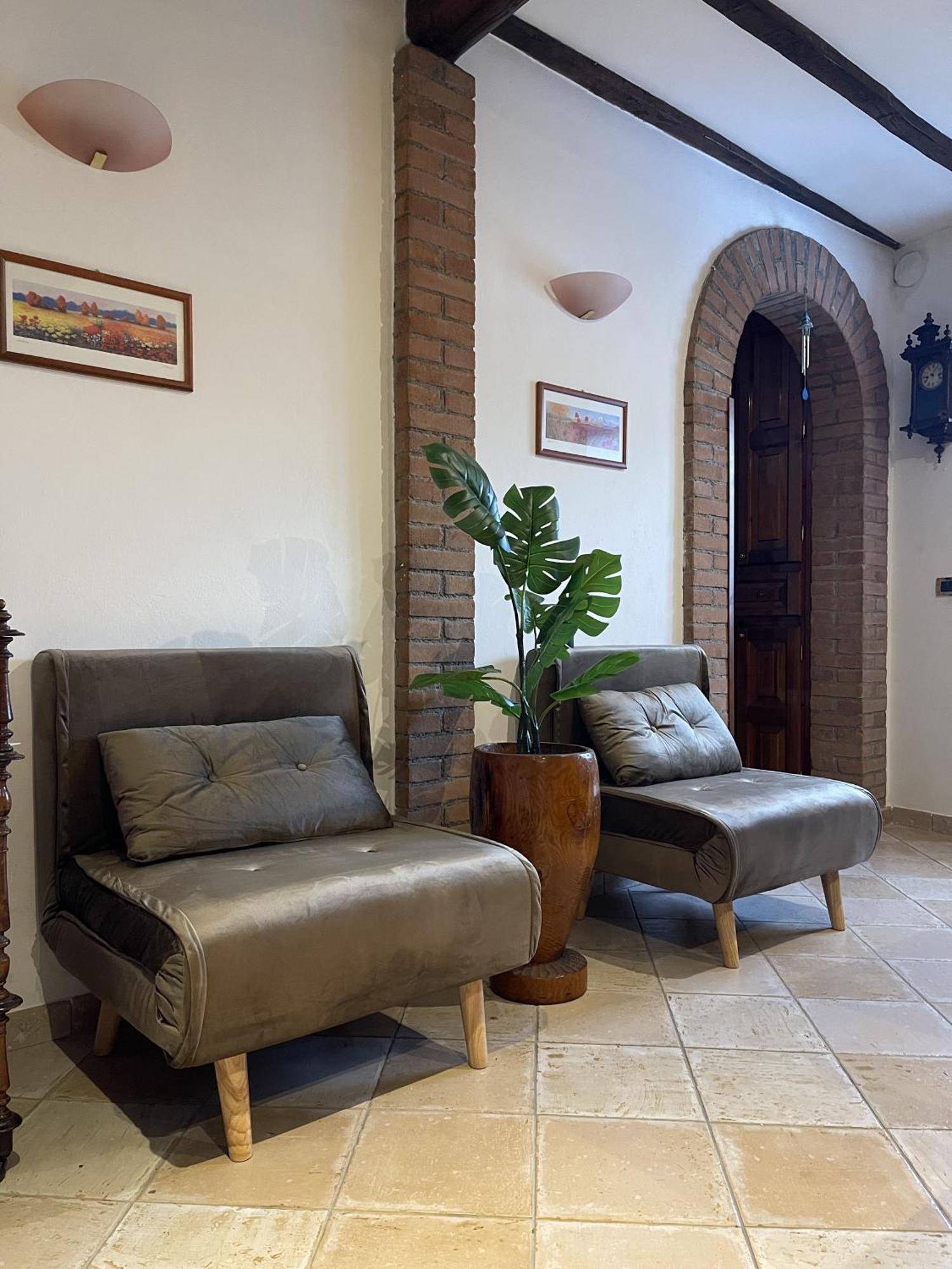 Mazzetti Country House-Vita In Campagna Con Giardino Vimignano-Chiesa Ngoại thất bức ảnh