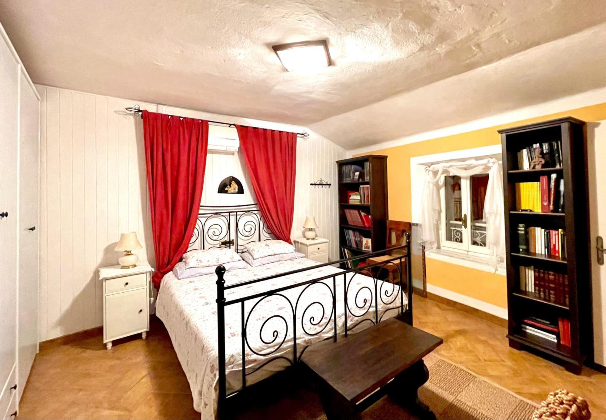 Mazzetti Country House-Vita In Campagna Con Giardino Vimignano-Chiesa Ngoại thất bức ảnh